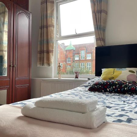 Spacious Family Flat لندن المظهر الخارجي الصورة