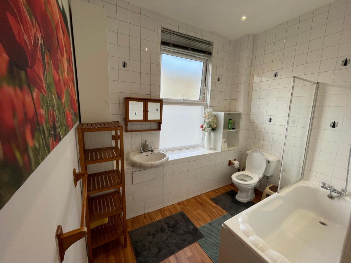 Spacious Family Flat لندن المظهر الخارجي الصورة